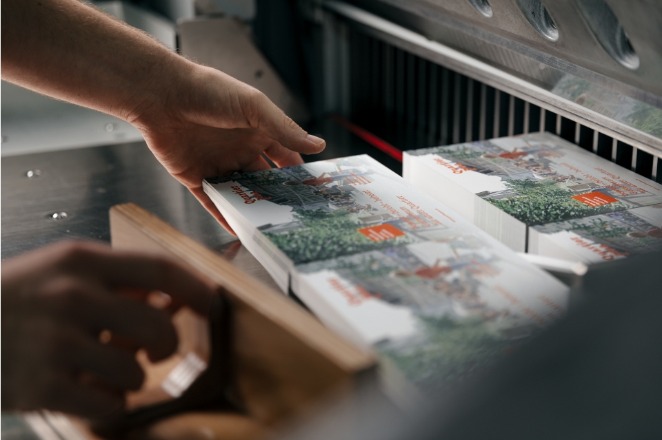 Warum Flyer & Visitenkarten nie perfekt geschnitten sind